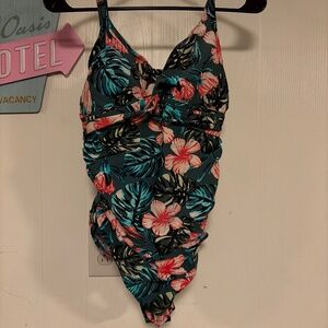 Merona One Piece Women’s Bathing Suit